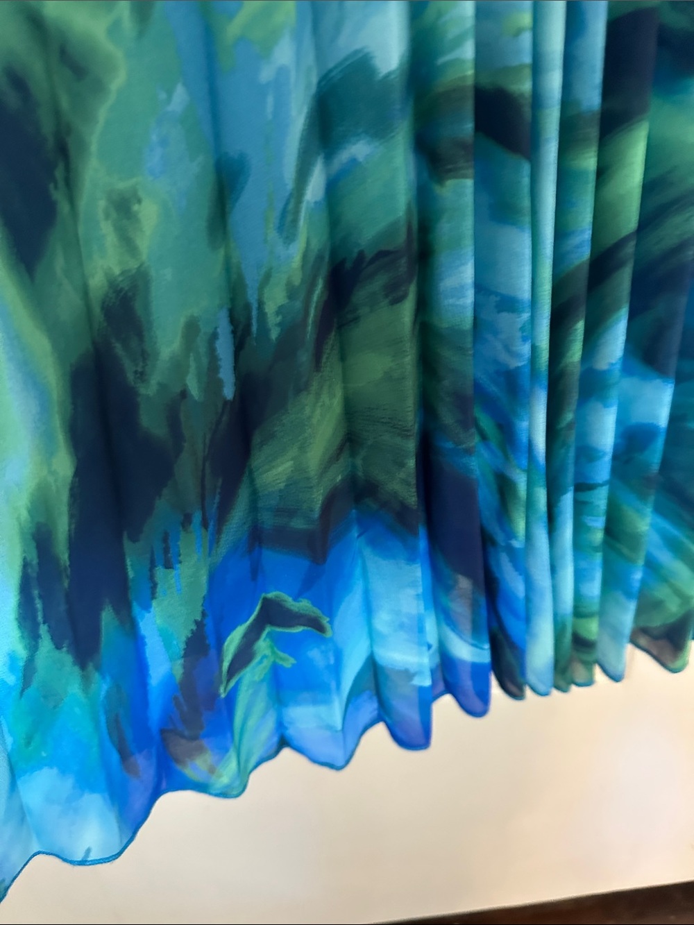 XSCAPE Maxi Dress in Blue-Green Print
Size:14W ~NEW! ✨Beautiful ✨ - Picture 7 of 9